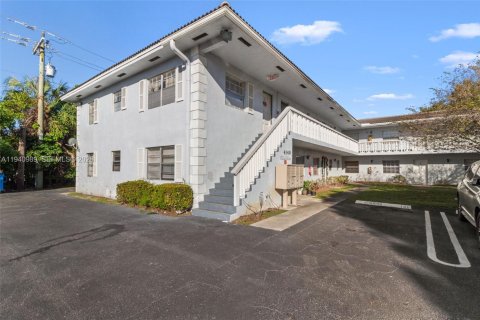 Condo in Coral Springs, Florida, 2 bedrooms  № 1999883