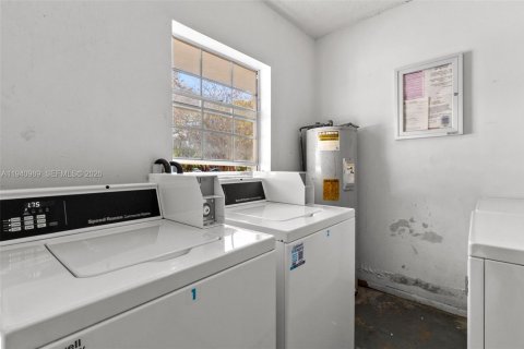 Снять в аренду кондоминиум в Корал-Спрингс, Флорида 2 спальни, 68.56м2, № 1999883 - фото 21