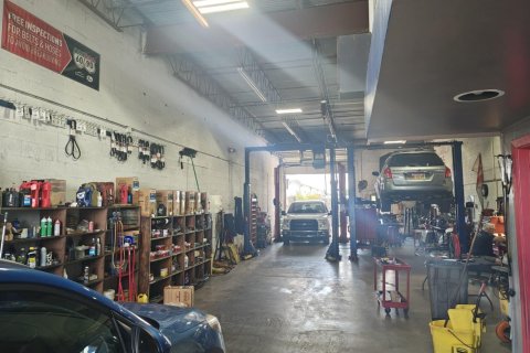 Immobilier commercial à West Palm Beach, Floride № 2155121