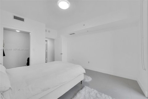 Copropriété à louer à Miami, Floride: 1 chambre, 74.88 m2 № 2042231 - photo 14