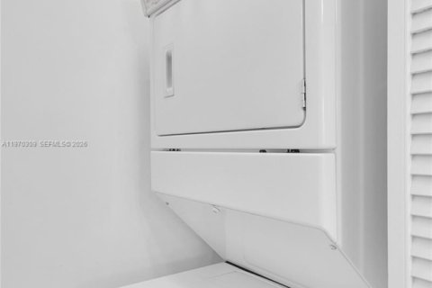 Copropriété à louer à Miami, Floride: 1 chambre, 74.88 m2 № 2042231 - photo 11