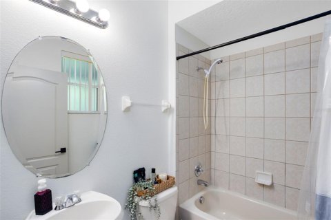 House in Orlando, Florida 6 bedrooms, 314.75 sq.m. № 1839068 - photo 23