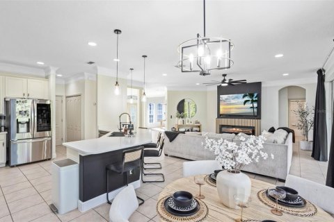 House in Orlando, Florida 6 bedrooms, 314.75 sq.m. № 1839068 - photo 17