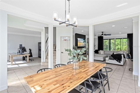 House in Orlando, Florida 6 bedrooms, 314.75 sq.m. № 1839068 - photo 9