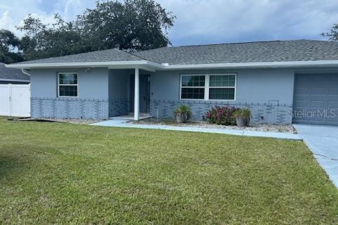 Villa ou maison à vendre à Deltona, Floride: 3 chambres, 153.1 m2 № 1868992 - photo 1