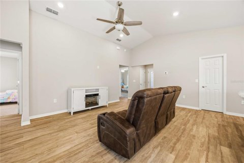 Villa ou maison à vendre à Auburndale, Floride: 4 chambres, 151.15 m2 № 2131608 - photo 9