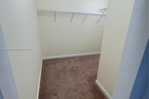 Adosado en venta en Homestead, Florida, 3 dormitorios, 145.48 m2 № 1804369 - foto 10