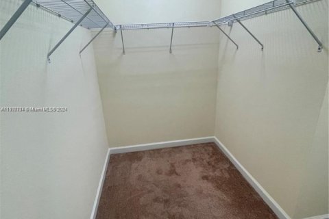 Adosado en venta en Homestead, Florida, 3 dormitorios, 145.48 m2 № 1804369 - foto 9