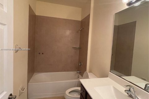 Adosado en venta en Homestead, Florida, 3 dormitorios, 145.48 m2 № 1804369 - foto 4
