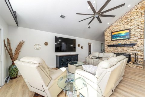 Купить виллу или дом в Оклаваха, Флорида 9 комнат, 204.76м2, № 2117737 - фото 20