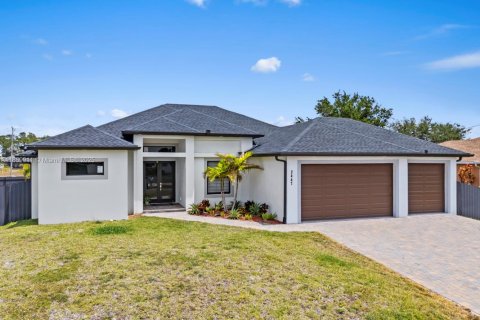 Casa en venta en Cape Coral, Florida, 3 dormitorios № 1889960 - foto 2