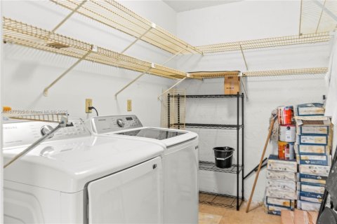 Condominio en venta en Miami, Florida, 2 dormitorios, 119.57 m2 № 1923285 - foto 11