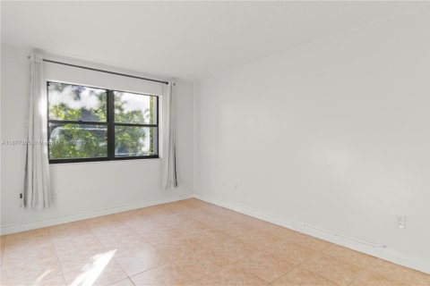 Condominio en venta en Miami, Florida, 2 dormitorios, 119.57 m2 № 1923285 - foto 14