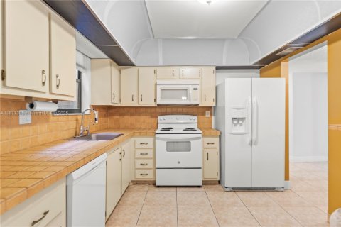 Condominio en venta en Miami, Florida, 2 dormitorios, 119.57 m2 № 1923285 - foto 6