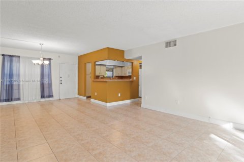 Condominio en venta en Miami, Florida, 2 dormitorios, 119.57 m2 № 1923285 - foto 3