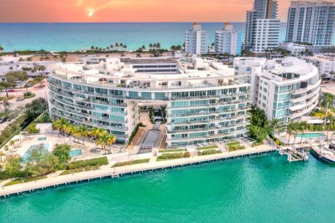Copropriété à louer à Miami Beach, Floride: 2 chambres, 106.19 m2 № 1929032 - photo 15