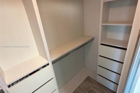 Copropriété à louer à Miami Beach, Floride: 2 chambres, 106.19 m2 № 1929032 - photo 21