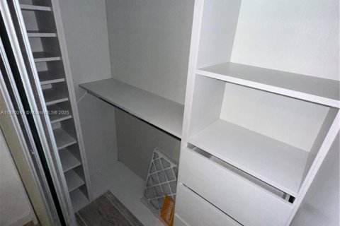 Copropriété à louer à Miami Beach, Floride: 2 chambres, 106.19 m2 № 1929032 - photo 25