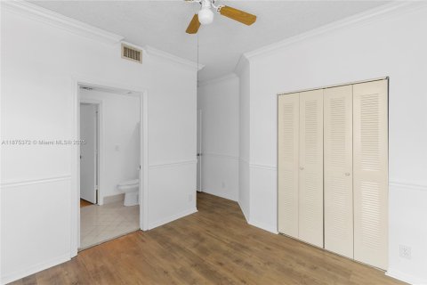 Townhouse in Weston, Florida 3 bedrooms, 134.06 sq.m. № 1926435 - photo 15