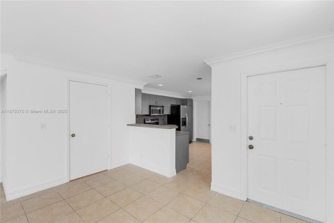 Townhouse in Weston, Florida 3 bedrooms, 134.06 sq.m. № 1926435 - photo 12