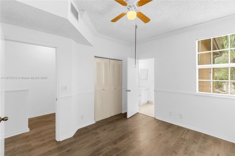 Townhouse in Weston, Florida 3 bedrooms, 134.06 sq.m. № 1926435 - photo 16