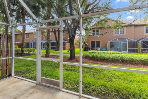 Townhouse in Weston, Florida 3 bedrooms, 134.06 sq.m. № 1926435 - photo 29
