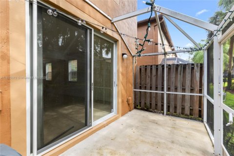 Townhouse in Weston, Florida 3 bedrooms, 134.06 sq.m. № 1926435 - photo 28