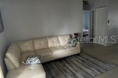 House in Orlando, Florida 3 bedrooms, 125.23 sq.m. № 2376826 - photo 2