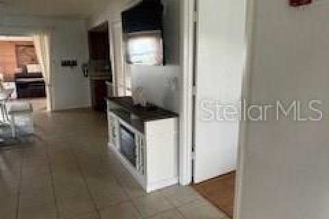 House in Orlando, Florida 3 bedrooms, 125.23 sq.m. № 2376826 - photo 3
