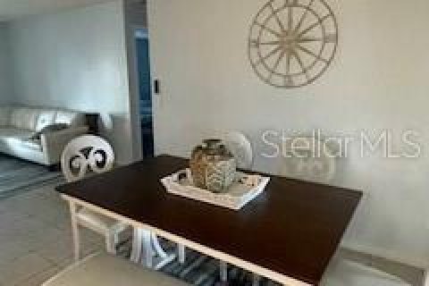 House in Orlando, Florida 3 bedrooms, 125.23 sq.m. № 2376826 - photo 13