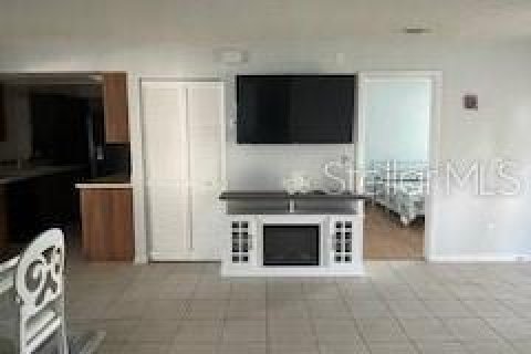 House in Orlando, Florida 3 bedrooms, 125.23 sq.m. № 2376826 - photo 8