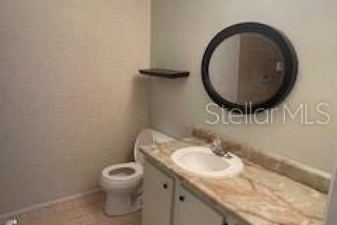 House in Orlando, Florida 3 bedrooms, 125.23 sq.m. № 2376826 - photo 5