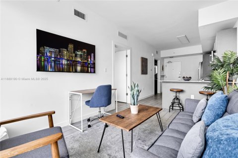 Condominio en alquiler en Miami, Florida, 1 dormitorio, 52.03 m2 № 1941210 - foto 10