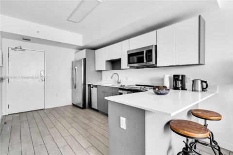 Condominio en alquiler en Miami, Florida, 1 dormitorio, 52.03 m2 № 1941210 - foto 8
