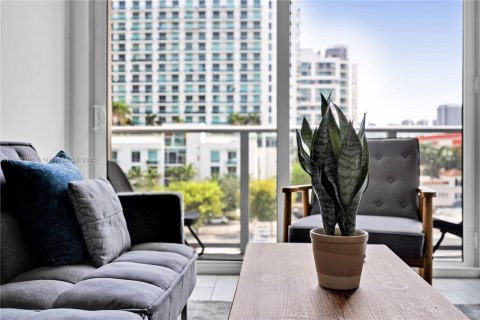 Condominio en alquiler en Miami, Florida, 1 dormitorio, 52.03 m2 № 1941210 - foto 11