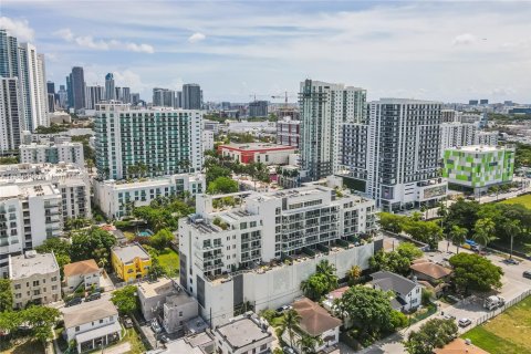 Condominio en alquiler en Miami, Florida, 1 dormitorio, 52.03 m2 № 1941210 - foto 3