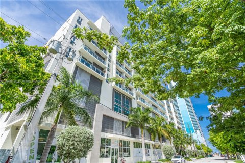Condominio en alquiler en Miami, Florida, 1 dormitorio, 52.03 m2 № 1941210 - foto 2