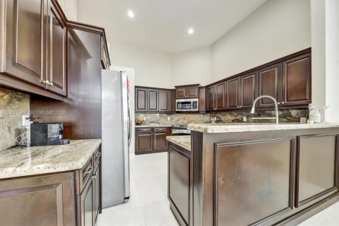 Casa en venta en Coral Springs, Florida, 4 dormitorios, 205.87 m2 № 2071260 - foto 5