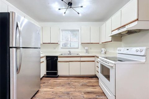 Copropriété à louer à Orlando, Floride: 3 chambres, 121.7 m2 № 2383436 - photo 3
