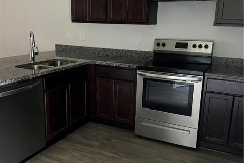 Apartamento en alquiler en Port Charlotte, Florida, 2 dormitorios, 97.73 m2 № 1869199 - foto 4