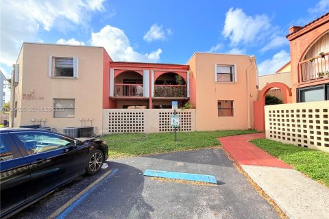 Снять в аренду кондоминиум в Майами, Флорида 2 спальни, 92.9м2, № 2051377 - фото 23