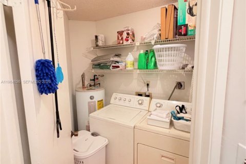 Снять в аренду кондоминиум в Майами, Флорида 2 спальни, 92.9м2, № 2051377 - фото 3