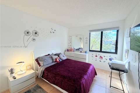 Снять в аренду кондоминиум в Майами, Флорида 2 спальни, 92.9м2, № 2051377 - фото 8