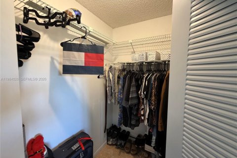 Снять в аренду кондоминиум в Майами, Флорида 2 спальни, 92.9м2, № 2051377 - фото 14