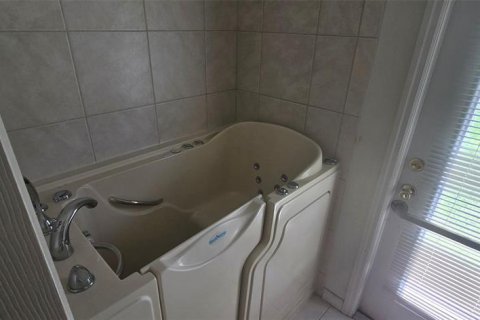 Купить виллу или дом в Норт-Порт, Флорида 5 комнат, 155.33м2, № 1909803 - фото 15