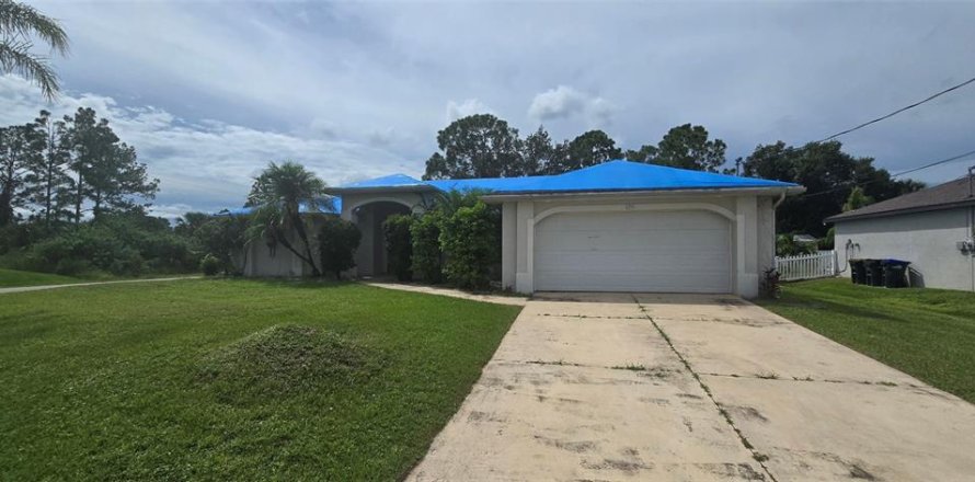 House in North Port, Florida 3 bedrooms, 155.33 sq.m. № 1909803