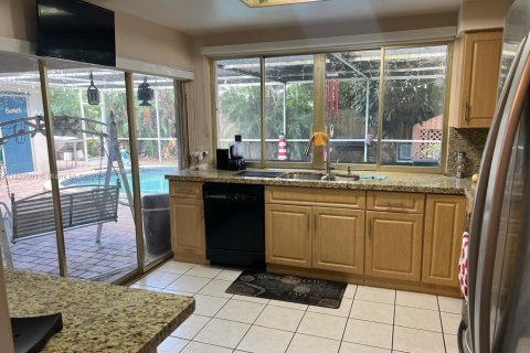 House in Pembroke Pines, Florida 3 bedrooms, 139.82 sq.m. № 1783710 - photo 12