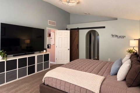 House in Winter Haven, Florida 4 bedrooms, 211.82 sq.m. № 2393879 - photo 6