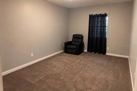 House in Winter Haven, Florida 4 bedrooms, 211.82 sq.m. № 2393879 - photo 11