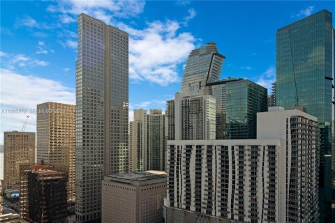 Condo in Miami, Florida, 1 bedroom  № 2057593 - photo 25